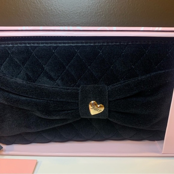 NWT Juicy Couture Tied With a Bow Large Zip Around Wallet - Picture 3 of 12
